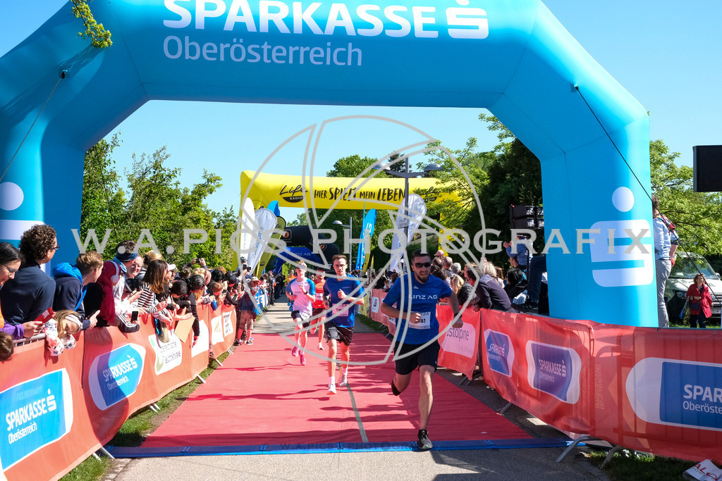 ..... | LINZ,AUSTRIA,27.April 24, Int. 3 Brückenlauf Linz  , Image shows: Photo: WAPICS / Michael ring