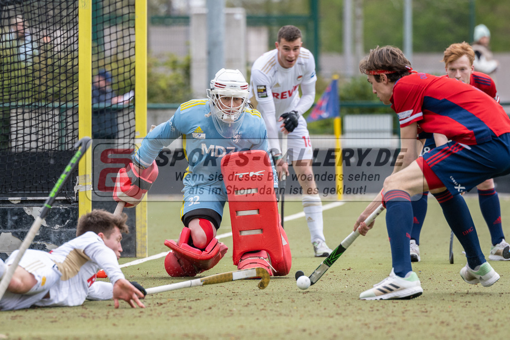 SFE_20230415_0167 | Deutsche Meisterschaft Männliche U16 Halle 2023 am 15.04.2023 in Düsseldorf (Düsseldorfer Hockeyclub 1905 e.V.), Photo: Stephan Fehrmann 2022 (Sports-Gallery),Zickler Anton Torwart ( Düsseldorfer HC #32 )