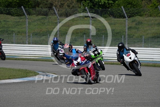 2025_04_29_PBK_25024 | Sportfotografie; SlowMotion; Video; Rennstrecke; Hafeneger; Speer; Racing; RSE; BMW; CBO; Trackday; Motorsportarena; Hockenheimring; Brno; Most; Barcelona; Valencia