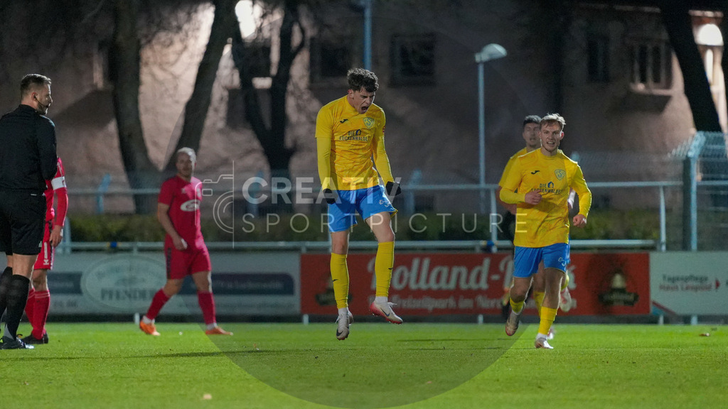 Fußball, Herren, Saison 2025/2026, Regionalliga Nordost, 17. Spieltag, FSV 63 Luckenwalde vs. ZFC Meuselwitz, Freitag 28.11.2025, Werner-Seelenbinder-Stadion Luckenwalde, | Fußball, Herren, Saison 2025/2026, Regionalliga Nordost, 17. Spieltag, FSV 63 Luckenwalde vs. ZFC Meuselwitz, Freitag 28.11.2025, Werner-Seelenbinder-Stadion Luckenwalde, Im Bild: Tim Maciejewski (Luckenwalde) jubelt über seinen Führungstreffer. - Realisiert mit Pictrs.com