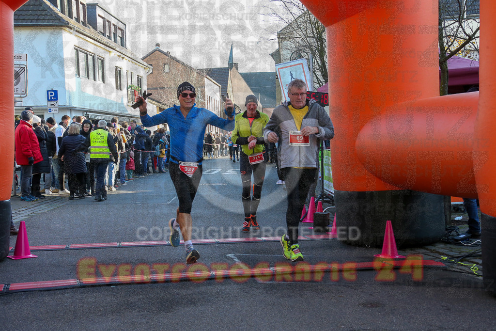 241201_1232_EX1_2588 | Sportfotografie im Rhein-Sieg Kreis, Köln, Bonn, NRW, Rheinland Pfalz, Hessen, etc. Unser Tätigkeitsfeld umfasst den Laufsport vom Volkslauf über den Marathon, Duathlon, Triathon bis zum Ultralauf wie Kölnpfad Ultra oder Schindertrail.