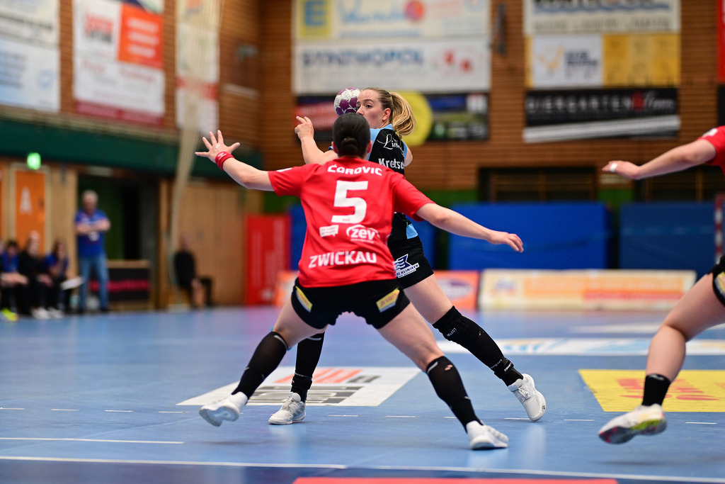 Handball I Frauen I Saison 2024-2025 I 1. HBF I Play-Down Halbfinale I Buxtehuder SV - BSV Sachsen Zwickau | Der Sportfotograf. - Realisiert mit Pictrs.com