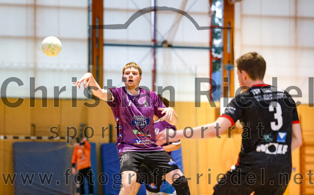 2024-09-21_079_SpVgg_Altenerding_gegen_TSV_1861_Mainburg | Erding, Deutschland, 21.09.2024:Handball, Bezirksoberliga Männer 2024 / 2025, 1. Spieltag, SpVgg Altenerding gegen TSV 1861 Mainburg, Endergebnis: 36:20Niklas Fleps (SpVgg Altenerding, #17)Foto: Christian Riedel / fotografie-riedel.net