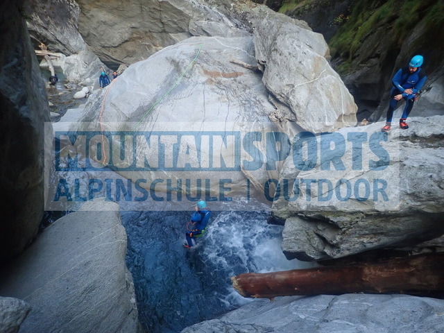 P1010029 | Bestelle die Bilder deines Berg- oder Wasser-Abenteuers mit Mountain Sports bequem von zu Hause aus direkt über unseren Online Fotoshop von pictrs.com. - Realisiert mit Pictrs.com