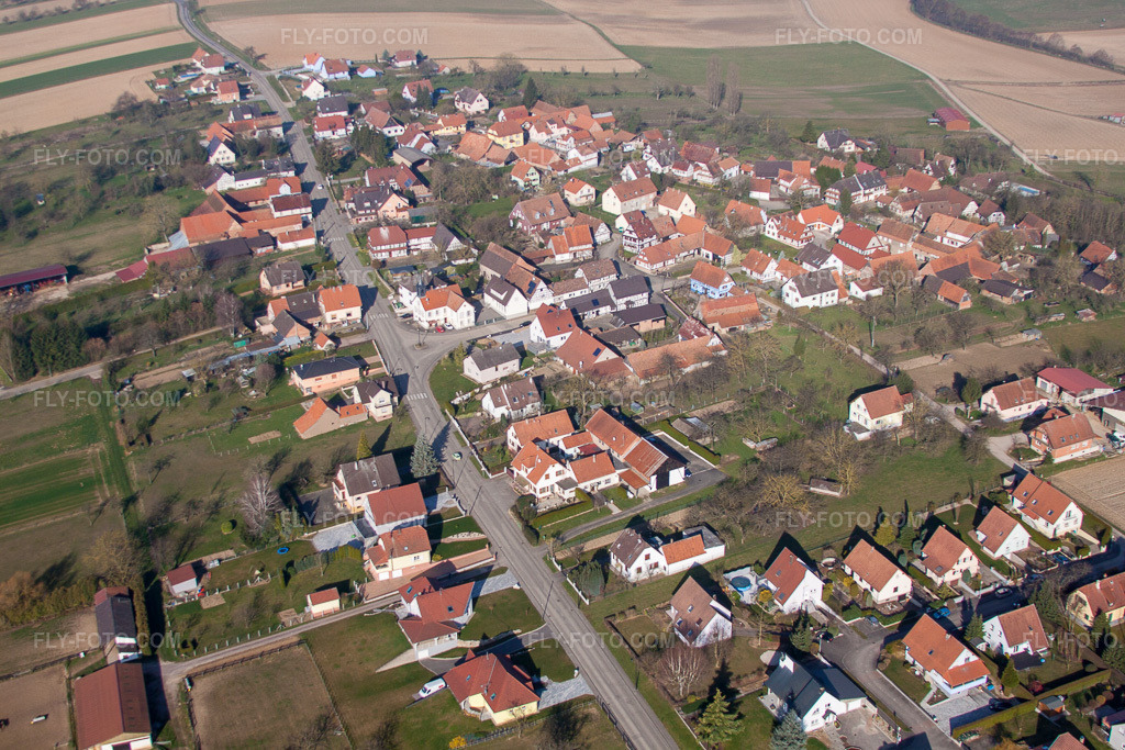 Aerial view: View of the town in Hermerswiller in the state Bas-Rhin, France.Photo: IMG_62717.jpg taken on 03/09/2014 by Werner Riehm/FLY-FOTO.comResolution of the original: 4752 x 3168 px