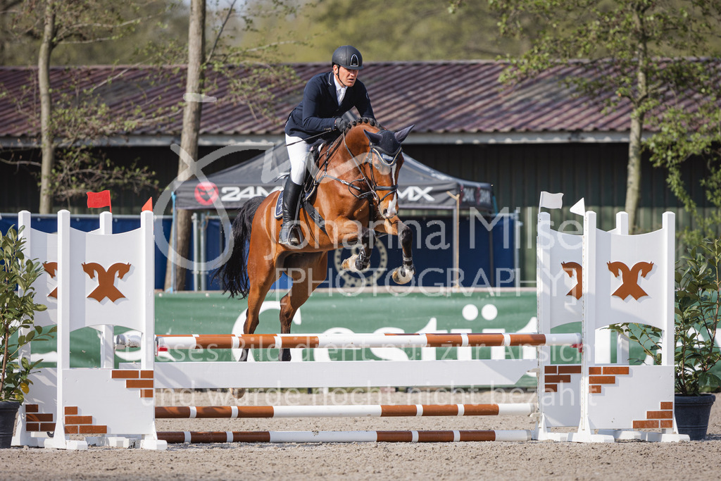 220426_Mühlen_SprPfA1-127 | Late Entry Mühlen
26.04.2022
01 Springpferde-A* 4-6j