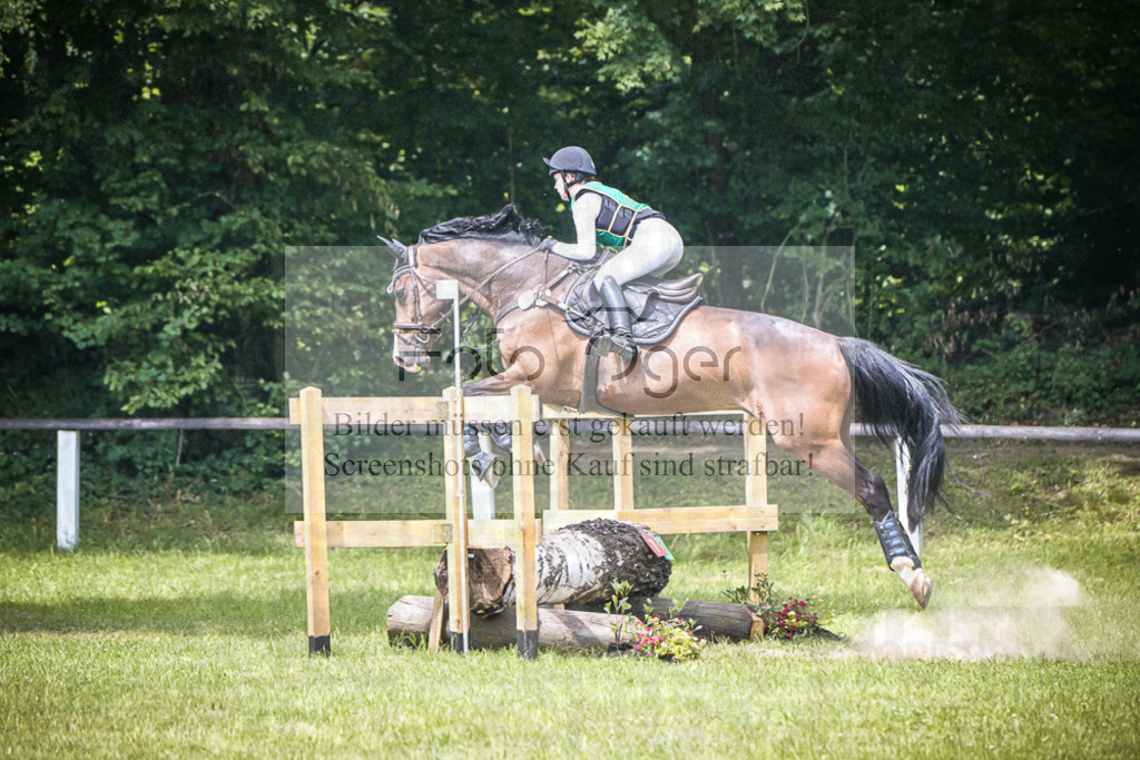 DOS_6542 | Entdecke hochwertige Reitturnierfotos von Foto Oger. Professionell, emotional und authentisch – jetzt Lieblingsmomente im Shop bestellen.Deutschlandweite Turnierfotografie. - Realisiert mit Pictrs.com