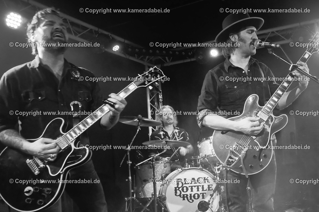 Konzert : Black Bottle Riot am 14.11.2025 im Rare Guitar in Münster | Konzert : Black Bottle Riot am 14.11.2025 im Rare Guitar in Münster - Realisiert mit Pictrs.com