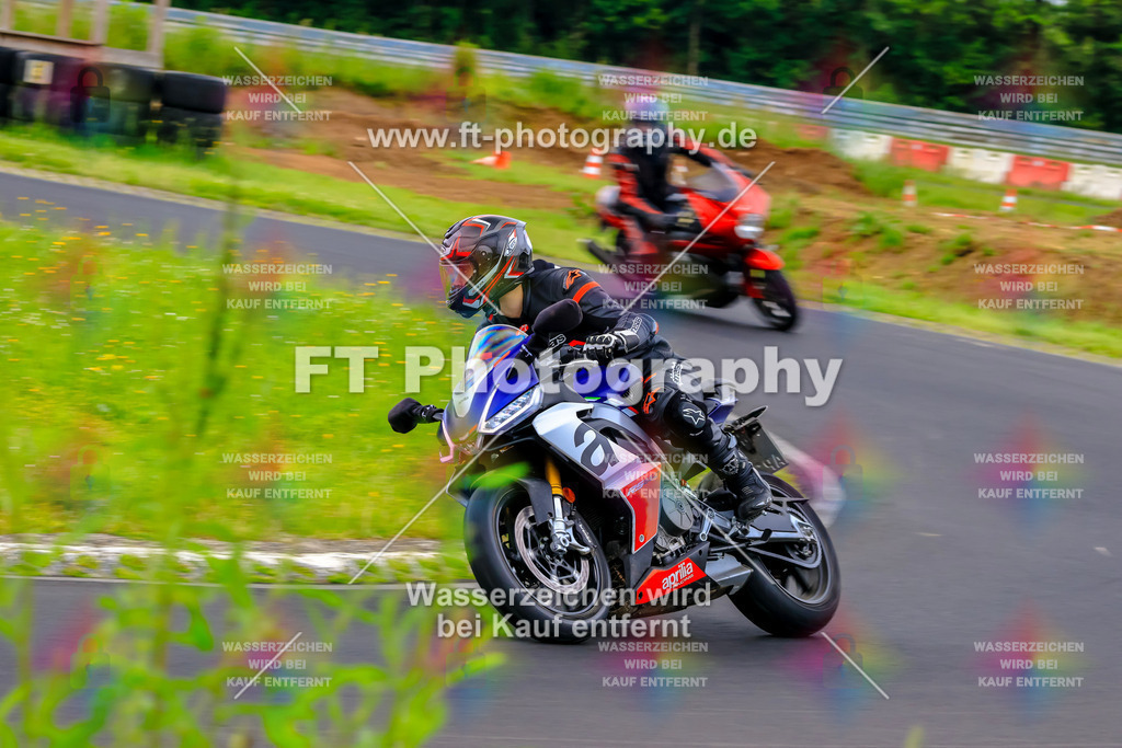 VBK-7524 | Hier findet Ihr Bilder von Touristenfahrten auf der Nürburgring Nordschleife oder von anderen Veranstaltungen die ich besucht habe. Viel Spass beim Durch Schauen 