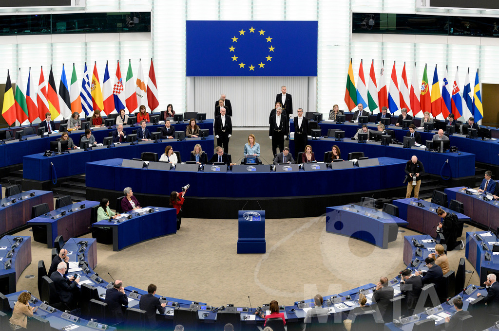 _DWA7553 | Roberta Metsola (Präsidentin des Europäischen Parlaments 2022-2024, EVP, Malta) bei Wiederaufnahme der letzte Plenarsitzung. Das Europäische Parlament in Straßburg, 22.04.2024
 - Realisiert mit Pictrs.com