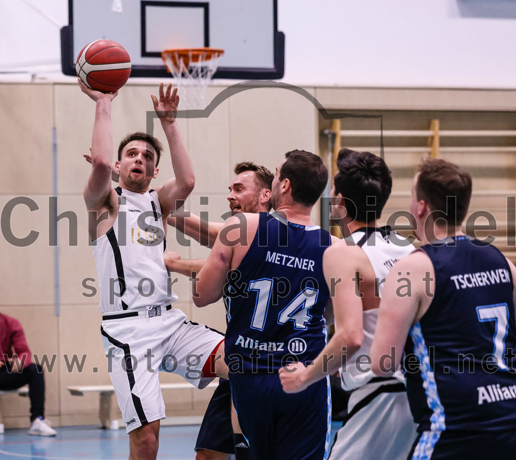 2022-04-03_091_TSV_Vaterstetten_gegen_SV_Weissblau-Allianz_Muenchen | Vaterstetten, Deutschland, 03.04.2022:
Basketball, Bezirksoberliga Herren 2021 / 2022, 14. Spieltag, TSV Vaterstetten gegen SV Weißblau-Allianz München, Endergebnis: 86:54

Foto: Christian Riedel / fotografie-riedel.net