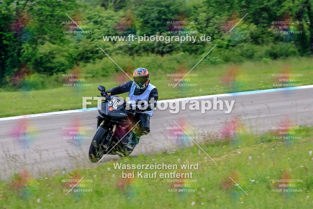 MotoTeam-3203 | Hier findet Ihr Bilder von Touristenfahrten auf der Nürburgring Nordschleife oder von anderen Veranstaltungen die ich besucht habe. Viel Spass beim Durch Schauen 
