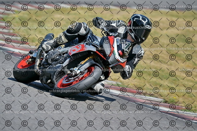 25bt04-0707 | markuskiefer.com - Realisiert mit Pictrs.com