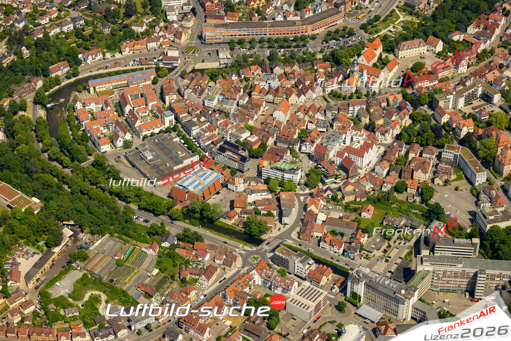 Das Luftbild zeigt Altstadt Backnang - Die Luftaufnahme wurde 2023 vom UL-Flugzeug aus erstellt ( keine Drohne ) - Hochauflösende Luftaufnahme - Für grossformatige Ausdrucke geeignet. Die Geschenkidee !Mit Lizenz und Bildrechte bestellbar