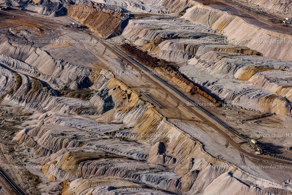 Luftbild-Niederzier-Tagebau Hambach-8244 | Luftbildfotografie Hermann Klöpper - Realized with Pictrs.com