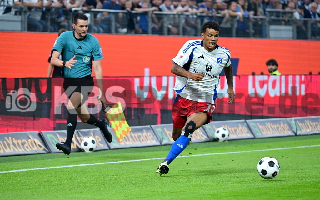 KBS Picture_HSV-HerthaBSC_026 | v.l. Gasteier Marcel Schiri-Assi , Koenigsdoerffer Ransford-Yeboah (HSV) ,Sportplatz :  Volksparkstadion, - Realisiert mit Pictrs.com