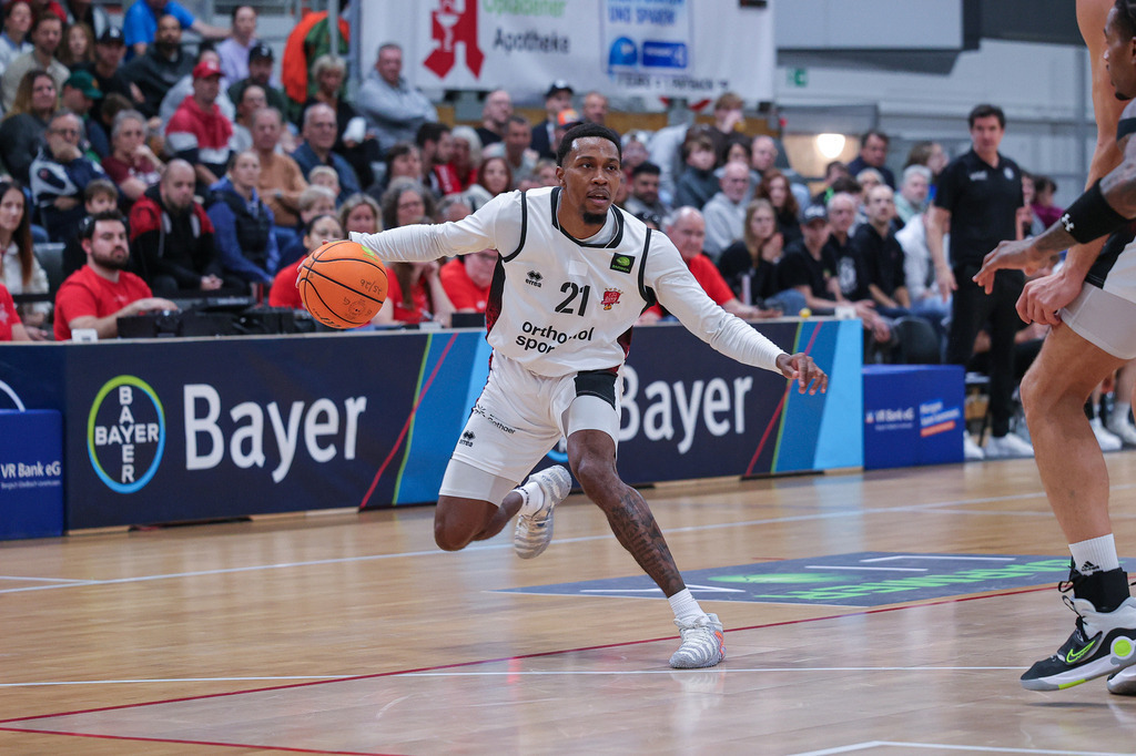 Pro A BAYER GIANTS vs Uni Baskets Münster-46 | Fotos von Basketballspielen aus dem Raum NRW fotografiert von Gero Mueller-Laschet und Daniel Schaefer - Realisiert mit Pictrs.com