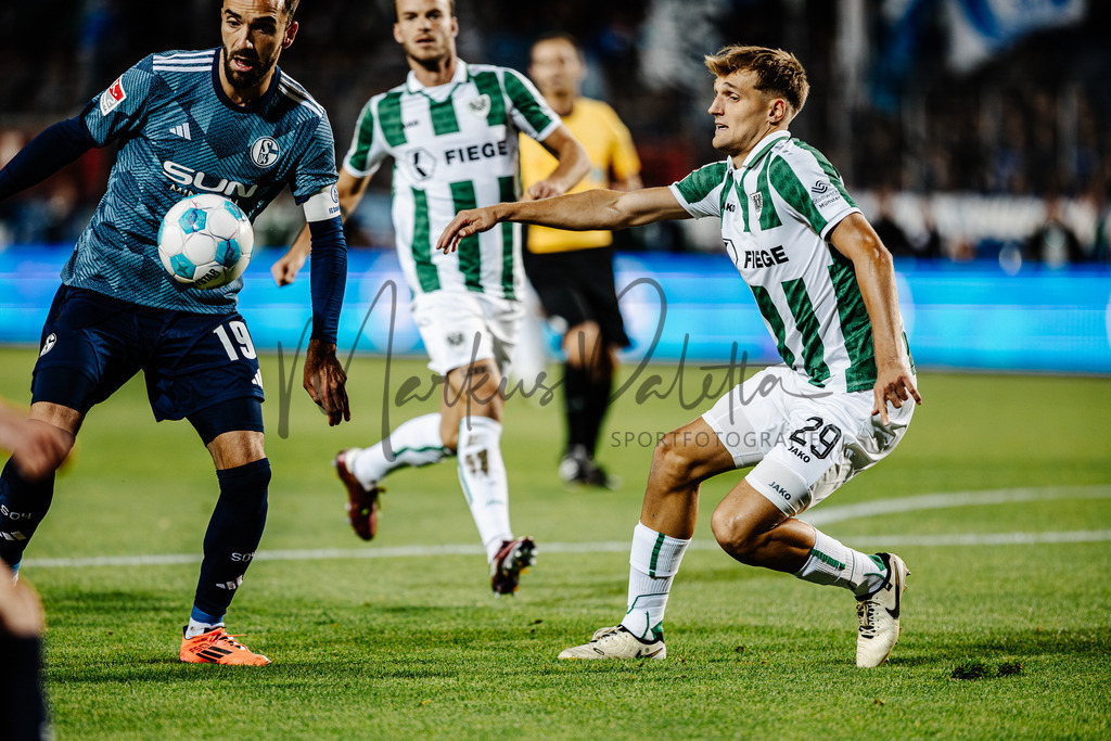 2. Bundesliga, Saison 2024/25, 7. Spieltag: SC Preußen Münster - FC Schalke 04 | Münster, 28.09.2024: 2. Bundesliga, 7. Spieltag, SC Preußen Münster gegen FC Schalke 04 im LVM-Preußenstadion in Münster. Foto: sportfotografie.ms | Markus Paletta - Realisiert mit Pictrs.com