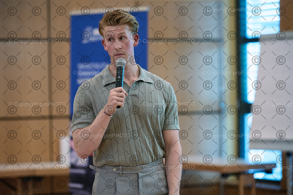 328_202509_EmployerBranding_NZ6_0324 | proPHOTO - Realisiert mit Pictrs.com