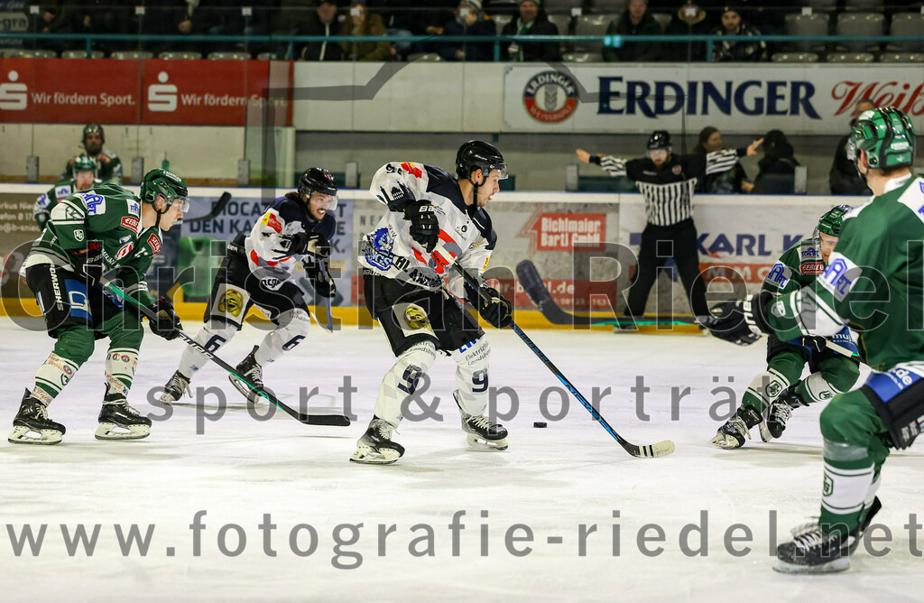2024-01-26_031_TSV_Erding_gegen_HC_Landsberg | Erding, Deutschland, 26.01.2024:
Eishockey, Bayernliga Vorrunde 2023 / 2024, 28. Spieltag, TSV Erding gegen HC Landsberg, Endergebnis: 6:2

Foto: Christian Riedel / fotografie-riedel.net