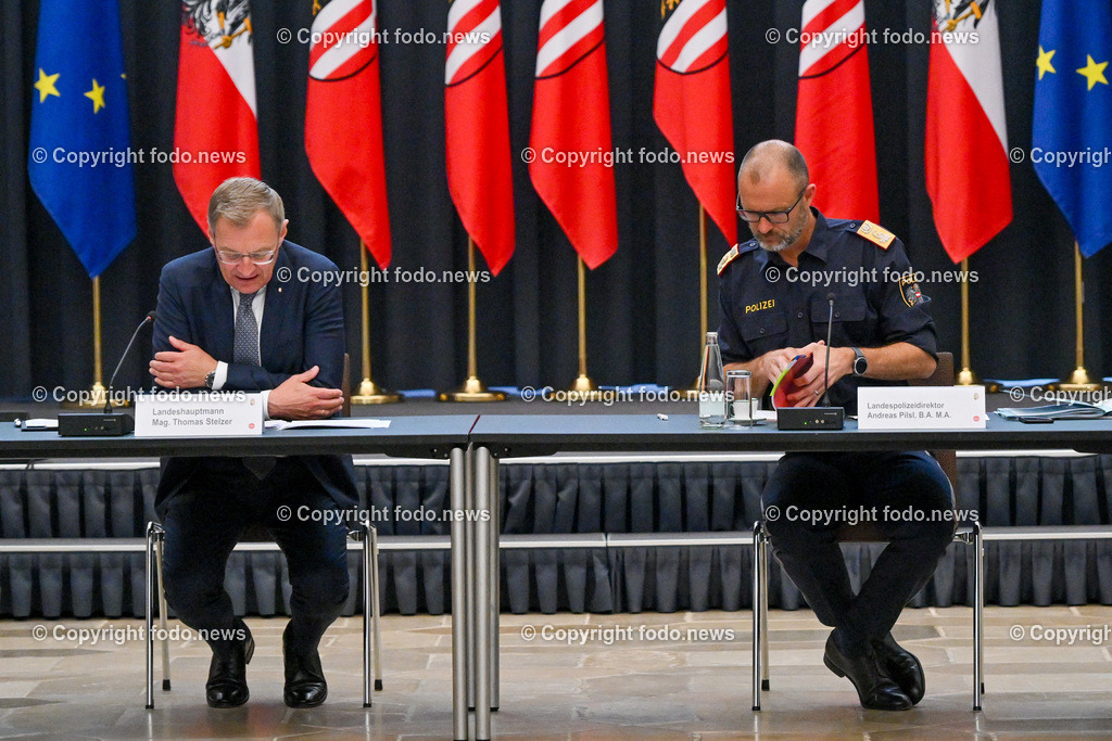 Landhaus Linz_ Promenade_ Sitzung des Landessicherheitsrat_ 03.07.2023-9 | 03.07.2023, Landhaus Linz AUT, Promenade, Sitzung des Landessicherheitsrat, im Bild LH Thomas Stelzer (VP), Andreas Pilsl (Landespolizeidirektor Ooe)