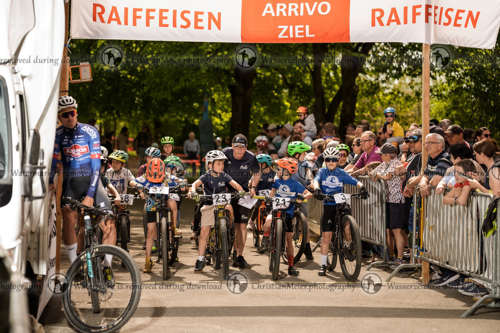 Eierlesen 2026 | Sie wurden bei einem Event oder Sportanlass fotografiert? Hier finden sie ihre Bilder! - Realisiert mit Pictrs.com