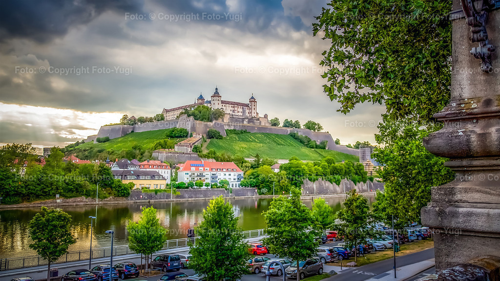 foto_yugi_0024 | Ansichten aus Würzburg sind Sehenswürdigkeiten die vom Herrn Ugur Yurdagül (foto-yugi) fotografiert und bearbeitet wurden.
Die Bilder wurden dem Komposition entsprechend bearbeitet und können als Print- oder Onlinemedien verwendet werden.
