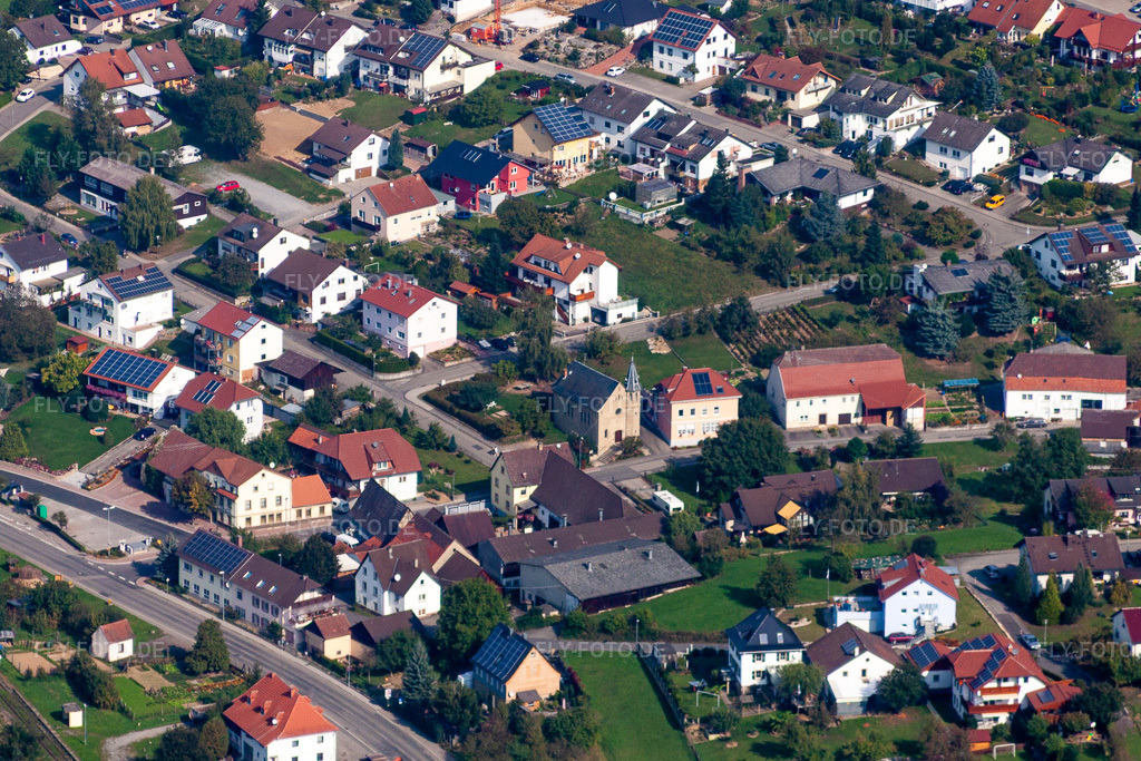 Luftbild: Siedlungsgebiet im Ortsteil Untergimpern in Neckarbischofsheim im Ortsteil Hasselbach in Sinsheim im Bundesland Baden-Württemberg in Deutschland. Foto: IMG_45593-1640.jpg vom 25.09.2011 durch Werner Riehm/FLY-FOTO.de