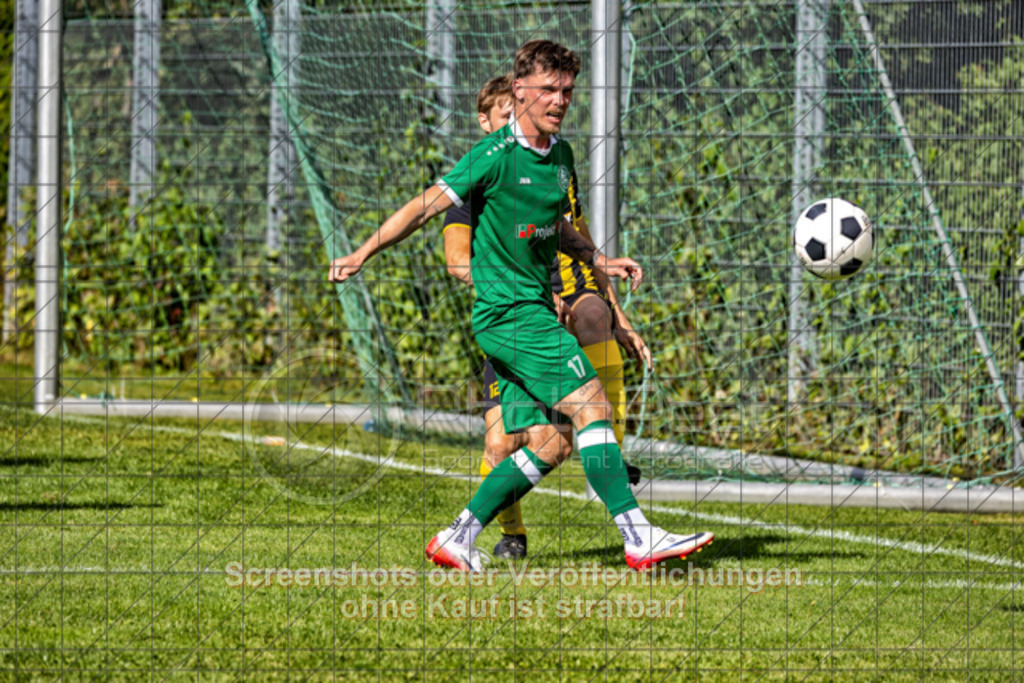 20250831_162831_0336-Bearbeitet | #,TSV Ottenbach (gelb) vs. KSG Eislingen (grün), Fussball, Kreisliga A3 - Bezirk Neckar/Fils, 02. Spieltag, Saison 2025/2026, Rasensportplatz Nebenplatz, Im Buchs, 73113 Ottenbach, 31.08.2025 - 15:00 Uhr,Foto: PhotoPeet-Sportfotografie/Peter Harich