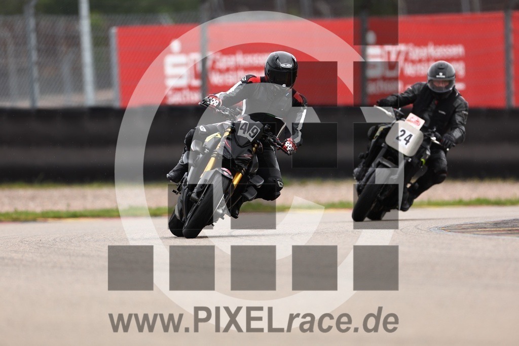 0049-20240527_01241 | Schöne Erinnerungen an spannende Momente - das festzuhalten ist unser Job. PIXELrace.de ist seit 2003 auf den Rennstrecken Europas unterwegs um die Action draußen beim Fahren und die wunderbare Stimmung imm Fahrerlager für euch einzufangen.