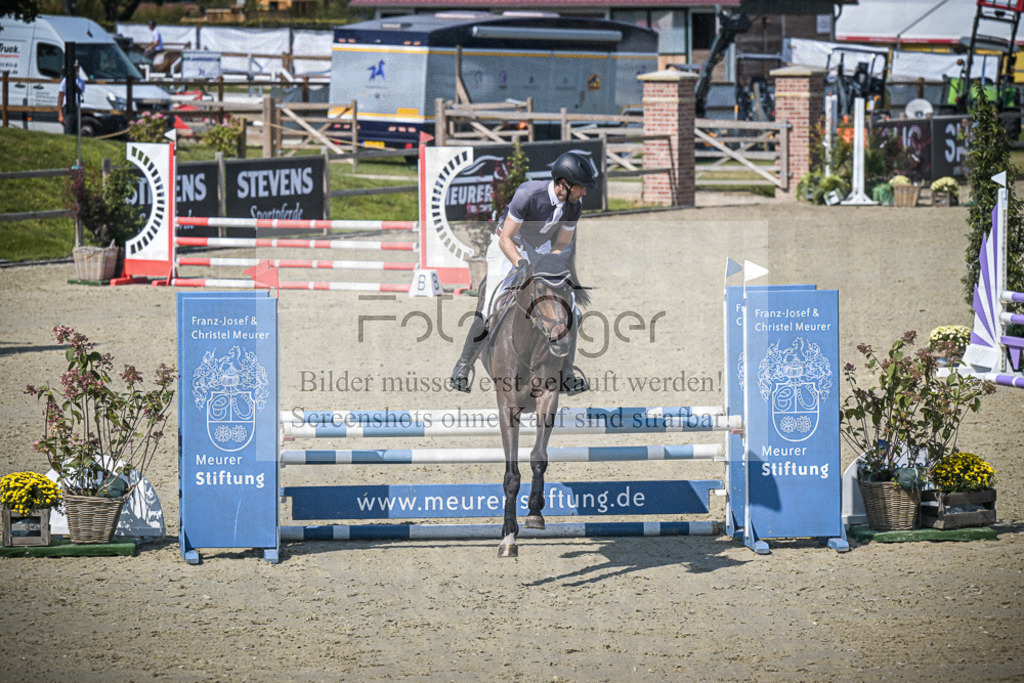 DOS_2834 | Entdecke hochwertige Reitturnierfotos von Foto Oger. Professionell, emotional und authentisch – jetzt Lieblingsmomente im Shop bestellen.Deutschlandweite Turnierfotografie. - Realisiert mit Pictrs.com
