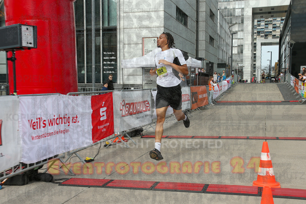 250920_1319_EX1_4033 | Sportfotografie im Rhein-Sieg Kreis, Köln, Bonn, NRW, Rheinland Pfalz, Hessen, etc. Unser Tätigkeitsfeld umfasst den Laufsport vom Volkslauf über den Marathon, Duathlon, Triathon bis zum Ultralauf wie Kölnpfad Ultra oder Schindertrail.