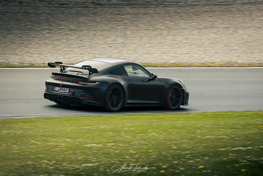 R6AT2605 _Alexander Tschuncky | Entdecken Sie die faszinierende Welt von Alexander Tschuncky Arts: Kreative Fotografie, atemberaubende Automobilkunst und hochwertiger Bilderdruck. Lassen Sie sich inspirieren! - Realisiert mit Pictrs.com