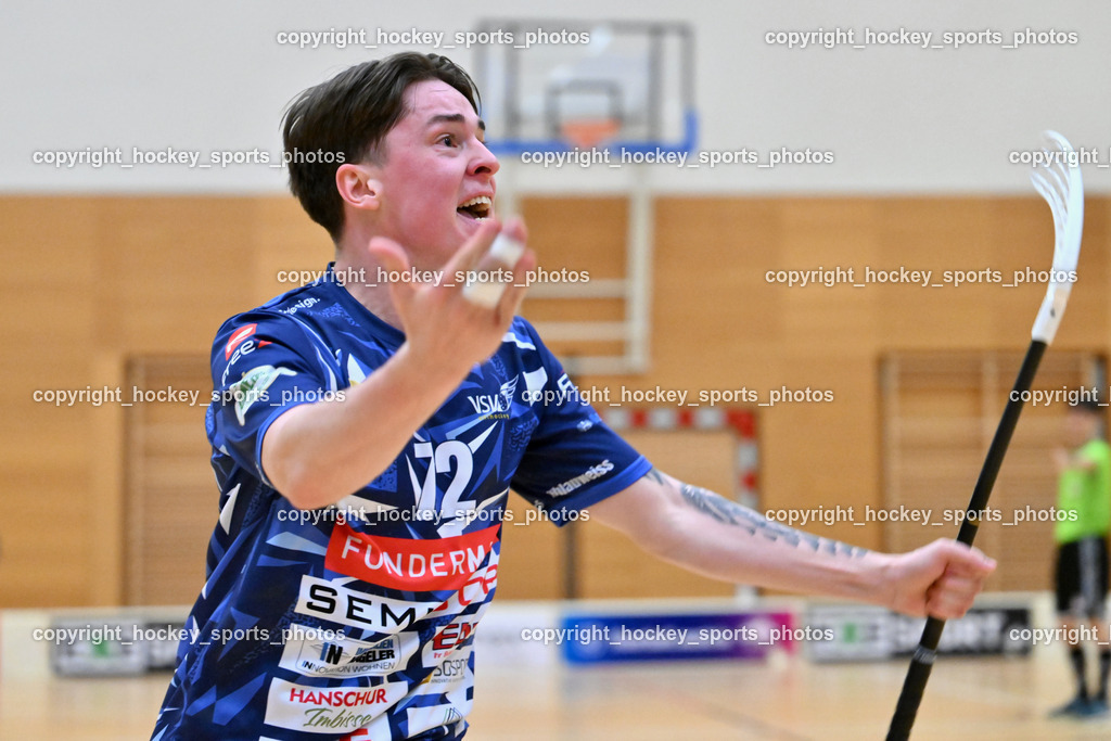 VSV Unihockey  vs. FBK Loka  | Jubel #72 Niklas Fechtig VSV Unihockey, VSV Unihockey  vs. FBK Loka , VSV Unihockey  vs. FBK Loka  am 25.01.2026 in Villach (Ballspielhalle St. Martin), Austria, (Photo by Bernd Stefan)