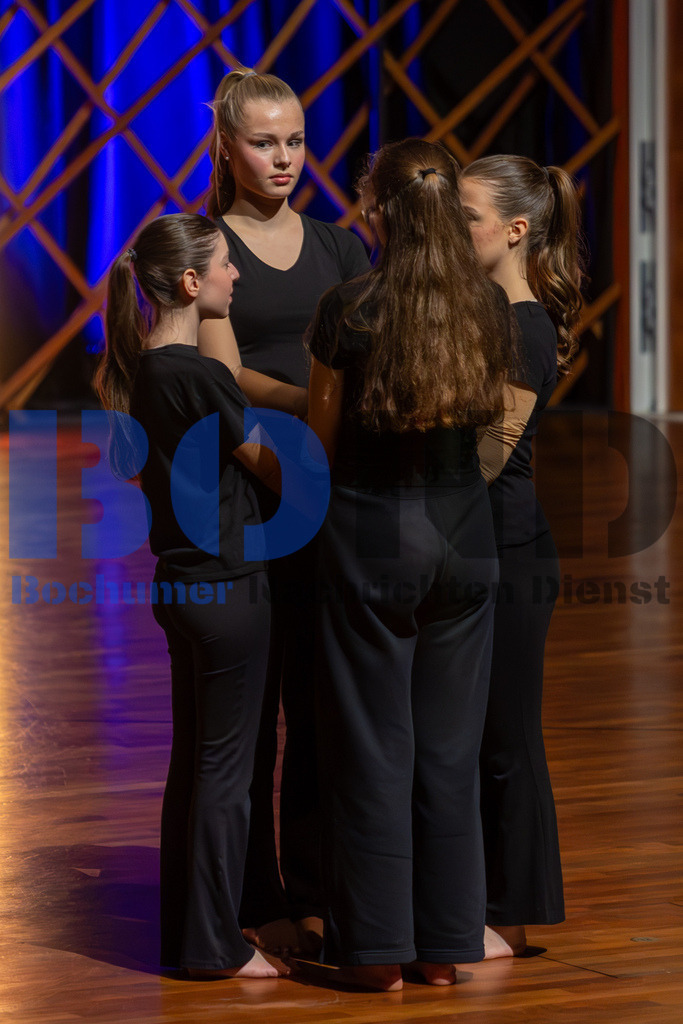 SES_ZWIBOC20250204-35 | bond - Realisiert mit Pictrs.com