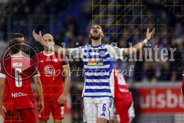 MSV Duisburg vs Rot-Weiss Essen - 3. Liga | Duisburg, Deutschland, 26.10.25:   Rasim Bulic (MSV Duisburg) ist enttäuscht waehrend des Spiels der 3. Liga MSV Duisburg vs Rot-Weiss Essen in der schauinsland-reisen-arena(Foto von Brauer-Fotoagentur / Adrian Schlueter)