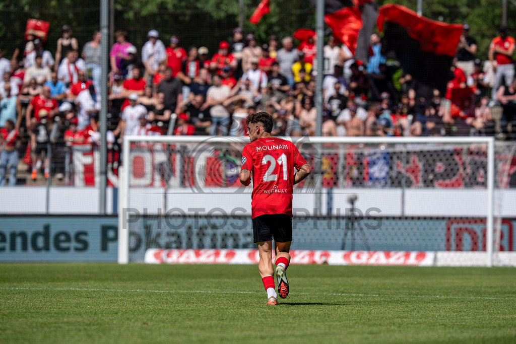 Stuttgarter Kickers vs. SG Sonnenhof Großaspach, Fussball, WFV-Pokal, Finale, 23.05.2026 | Luca Molinari (SG Sonnenhof Großaspach, #21),Stuttgarter Kickers vs. SG Sonnenhof Großaspach, Fussball, WFV-Pokal, Finale, 23.05.2026