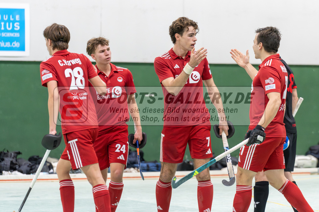 SFE_20251213_0090 | Köln, Deutschland, 13.12.2025:  Hockey 1. Bundesliga Herren Rot-Weiss - DSD Düsseldorf im KTHC Stadion Rot-Weiss Köln Tennis and Hockey Club am 13.12.2025 in Köln, Deutschland. (Foto von Fehrmann)Köln, Germany, 13.12.2025: Hockey 1. Bundesliga Herren Rot-Weiss - DSD Düsseldorf in KTHC Stadion Rot-Weiss Köln Tennis and Hockey Club at 13.12.2025 in Köln, Deutschland. (Foto from Fehrmann)