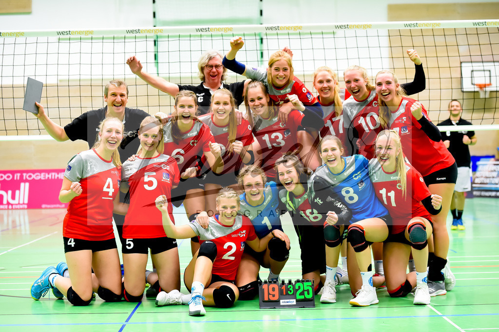 VCOBWA20211106_050 | Volleyball, Frauen:   bei dem Spiel der 3. Liga West zwischen VC Osnabrueck und SV BW Aasee in der Schlosswallhalle am 06.11.2021 in Osnabrueck, Deutschland. - Realisiert mit Pictrs.com