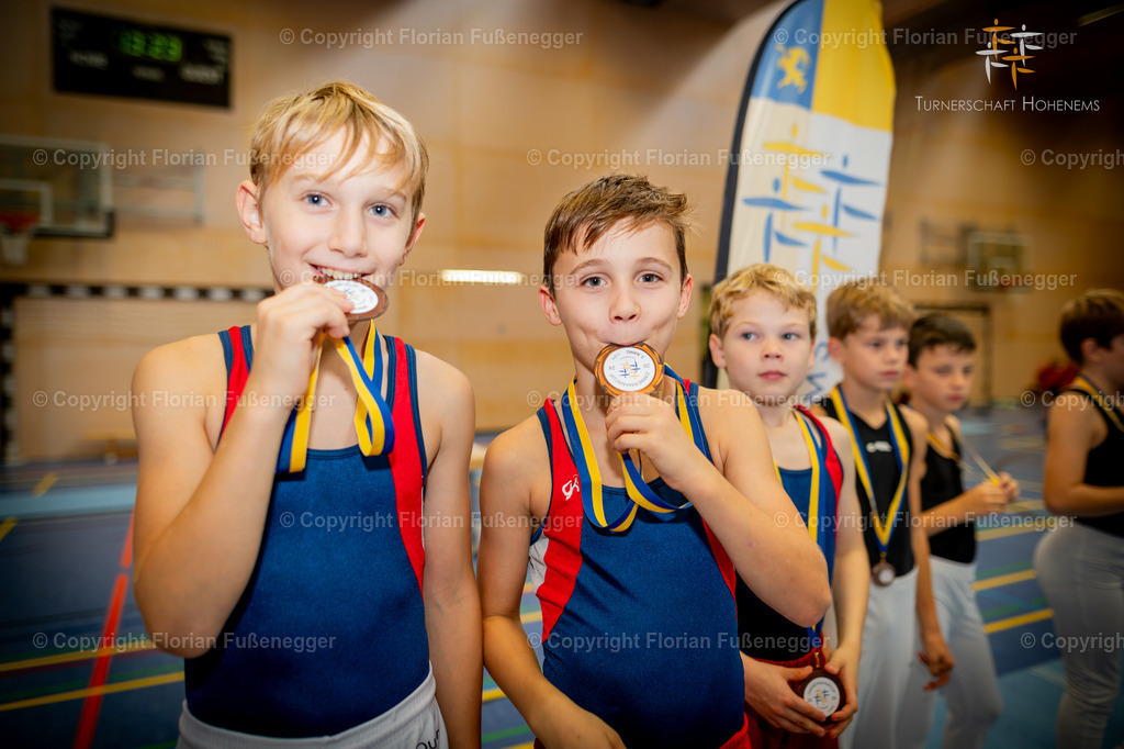 Promo-440 | "Fussifoto.com – Ihr Ansprechpartner für hochwertige Fotografie! Entdecken Sie kreative Bilder und professionelle Dienstleistungen. Kontaktieren Sie uns für Ihre Projekte!"