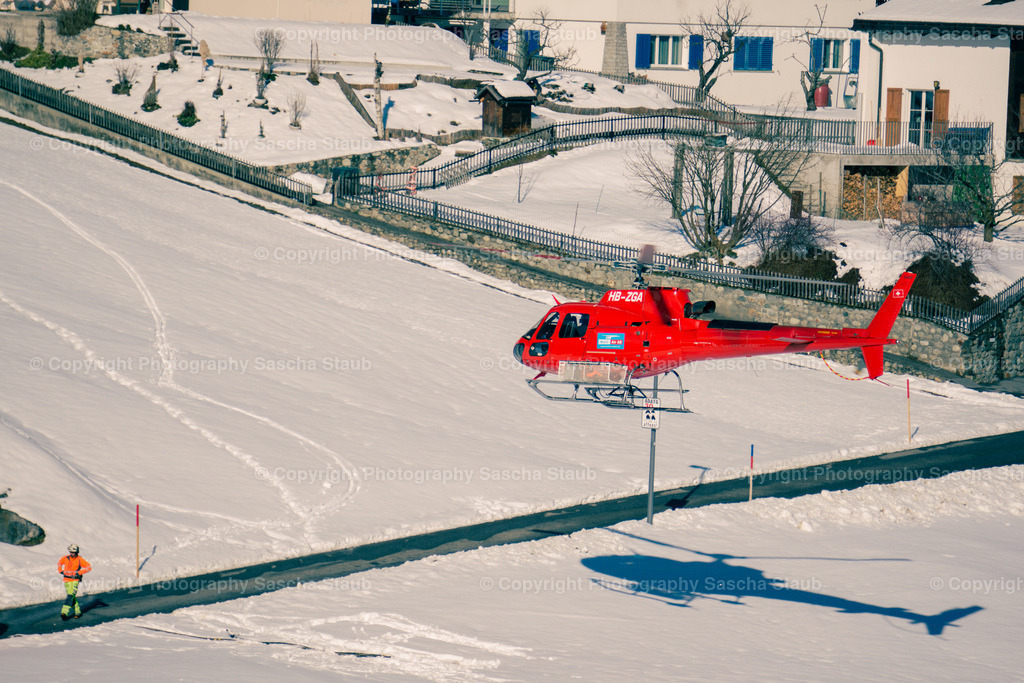 Hubschrauber im Anflug | Willkommen im Shop von Photography Sascha Staub. Hier findest du alle Fotos und Medieninhalten von Sascha Staub. In diesem Shop kannst du Lizenzen zu den Fotos, Drucke und Gutscheine für den Shop erwerben.  - Realisiert mit Pictrs.com