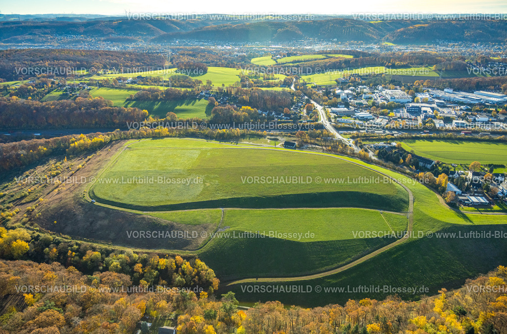 Wetter251103882 | Luftbild, Projektentwicklung Enerke GmbH Entsorgungsunternehmen Kippe, Licht und Schatten, herbstliche Bäume, Grundschöttel, Wetter, Ruhrgebiet, Nordrhein-Westfalen, Deutschland