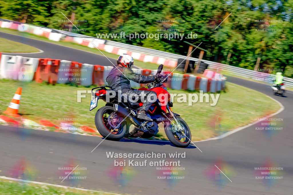 _MOT8811 | Hier findet Ihr Bilder von Touristenfahrten auf der Nürburgring Nordschleife oder von anderen Veranstaltungen die ich besucht habe. Viel Spass beim Durch Schauen 