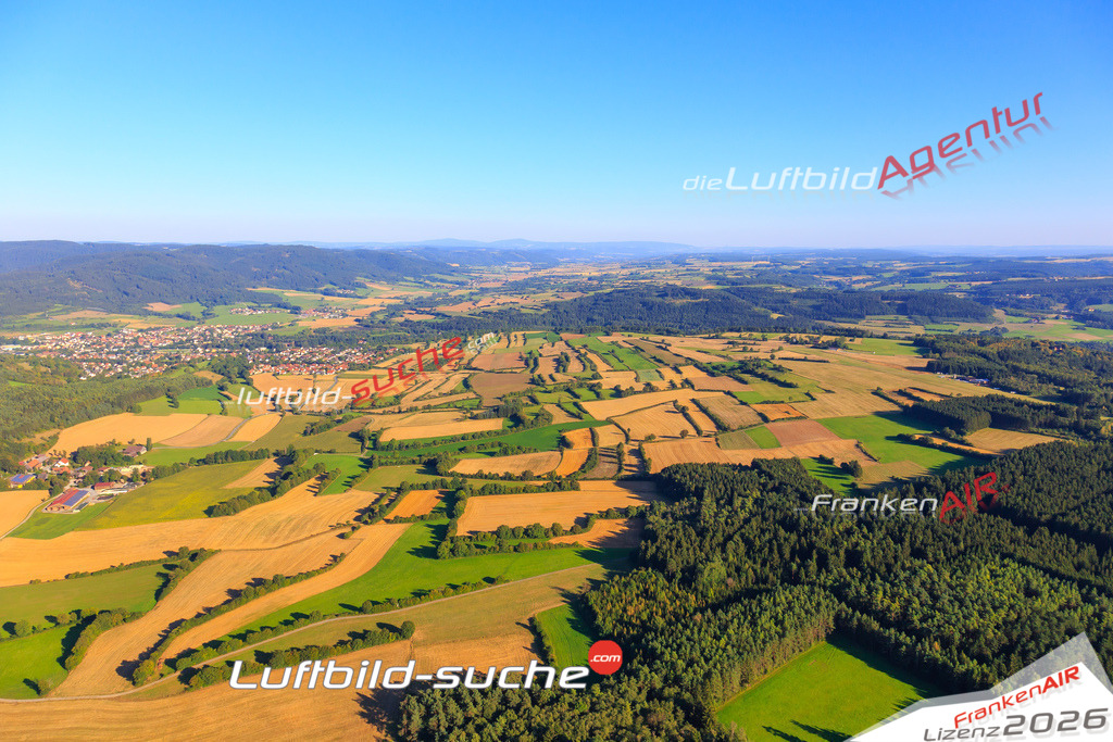 Die Luftaufnahme der Stadt Kronach wurde vom UL-Flugzeug heraus erstellt ( keine Drohne )- hohe Auflösung für beste Qualität