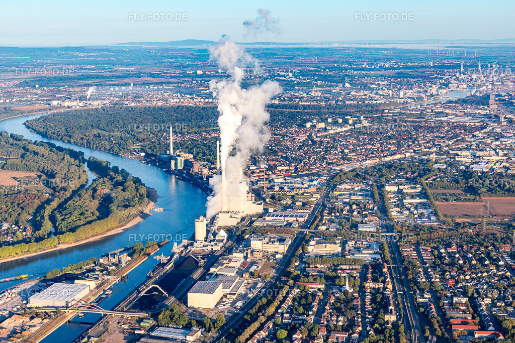 Unilever Deutschland | Luftbild: Unilever Deutschland im Ortsteil Rheinau in Mannheim im Bundesland Baden-Württemberg in Deutschland. Foto: IMG_110895.jpg vom 08.09.2018 durch Werner Riehm/FLY-FOTO.de - Realisiert mit Pictrs.com