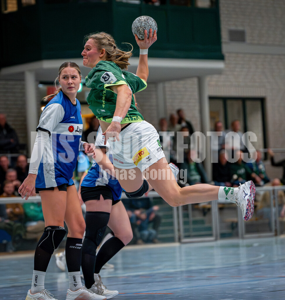 Handball I Frauen I Saison 2025-2026 I 3. Liga Staffel Nord I 10. Spieltag I SC SFN Vechta - HSG Blomberg-Lippe II I 0820 | Svenja Ruhöfer (10, SC SFN Vechta) - Realisiert mit Pictrs.com