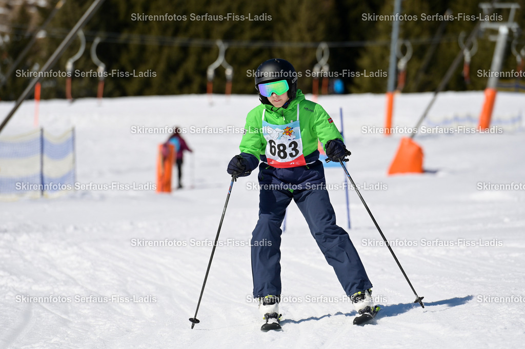 SRF_27.02.2026_809 | Skirennfotos,Serfaus,Fiss,Ladis,Kinderskirennen,Winter,Tirol,Oberland,skirace,SFL,feelfree,weil wir's genießen,ski,Ski,skifahren,Sonnenplateau, - Realisiert mit Pictrs.com