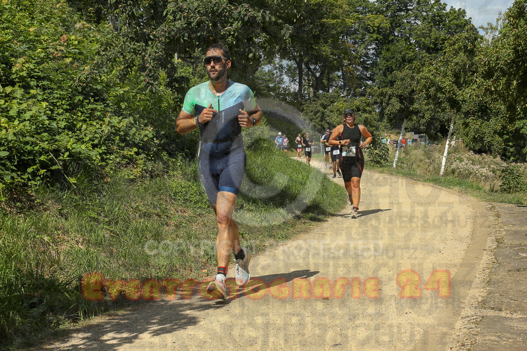 250824_1240_EX1_0129 | Sportfotografie im Rhein-Sieg Kreis, Köln, Bonn, NRW, Rheinland Pfalz, Hessen, etc. Unser Tätigkeitsfeld umfasst den Laufsport vom Volkslauf über den Marathon, Duathlon, Triathon bis zum Ultralauf wie Kölnpfad Ultra oder Schindertrail.