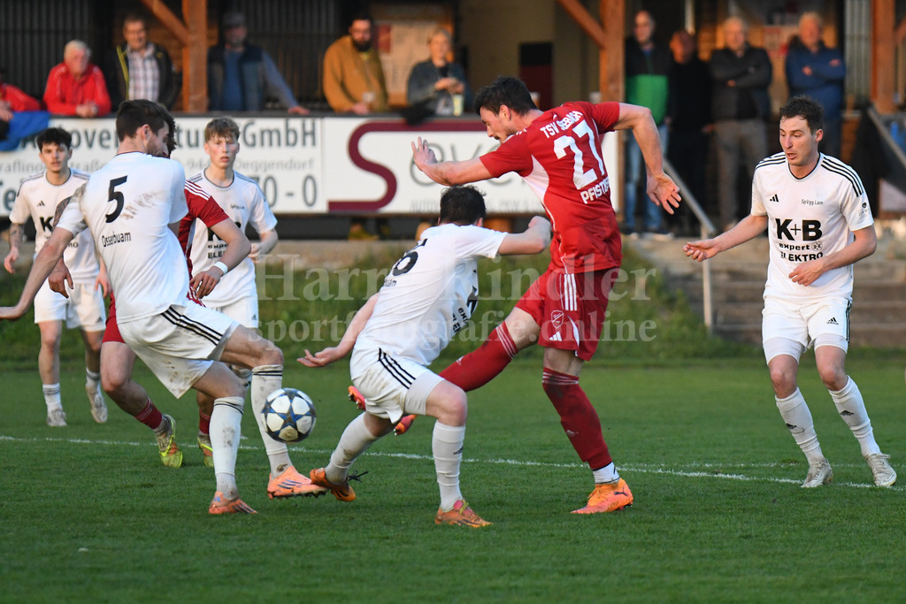 TSV Seebach : SpVgg Lam | Schuss zum 2:1 Siegtreffer Patrick Pfisterer (TSV Seebach #27) - Realisiert mit Pictrs.com