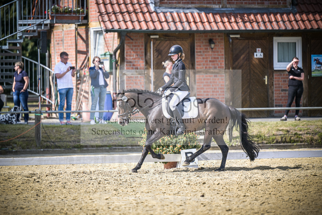 DOS_8349 | Entdecke hochwertige Reitturnierfotos von Foto Oger. Professionell, emotional und authentisch – jetzt Lieblingsmomente im Shop bestellen.Deutschlandweite Turnierfotografie. - Realisiert mit Pictrs.com